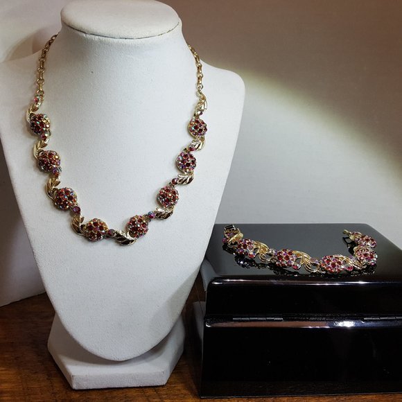 Vtg. Raspberry Rhinestone Set - Picture 7 of 16